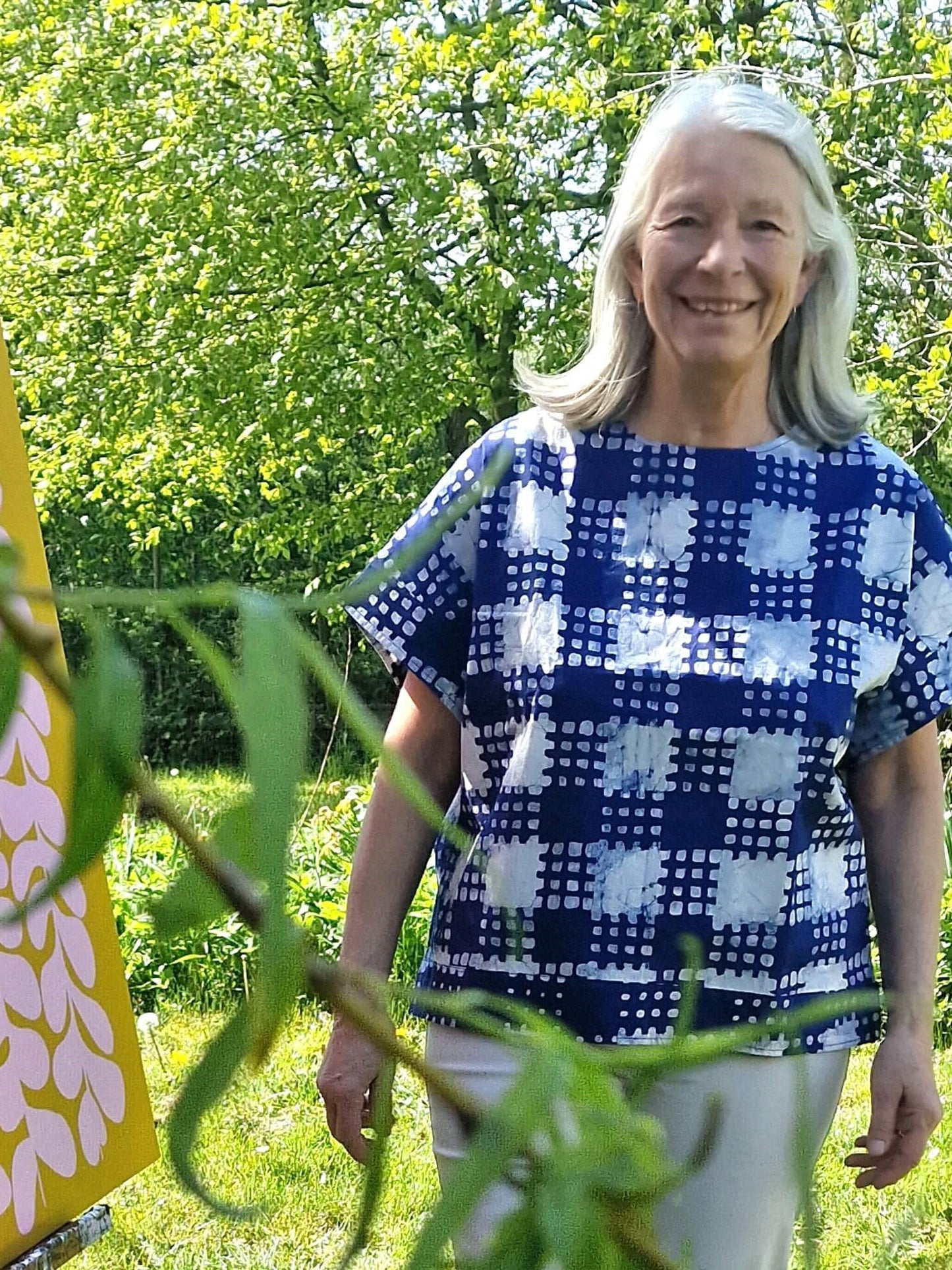 Enkel, kort bluse