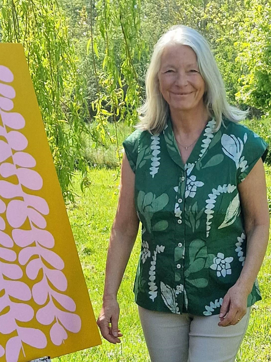 Retro bluse med små vingeærmer