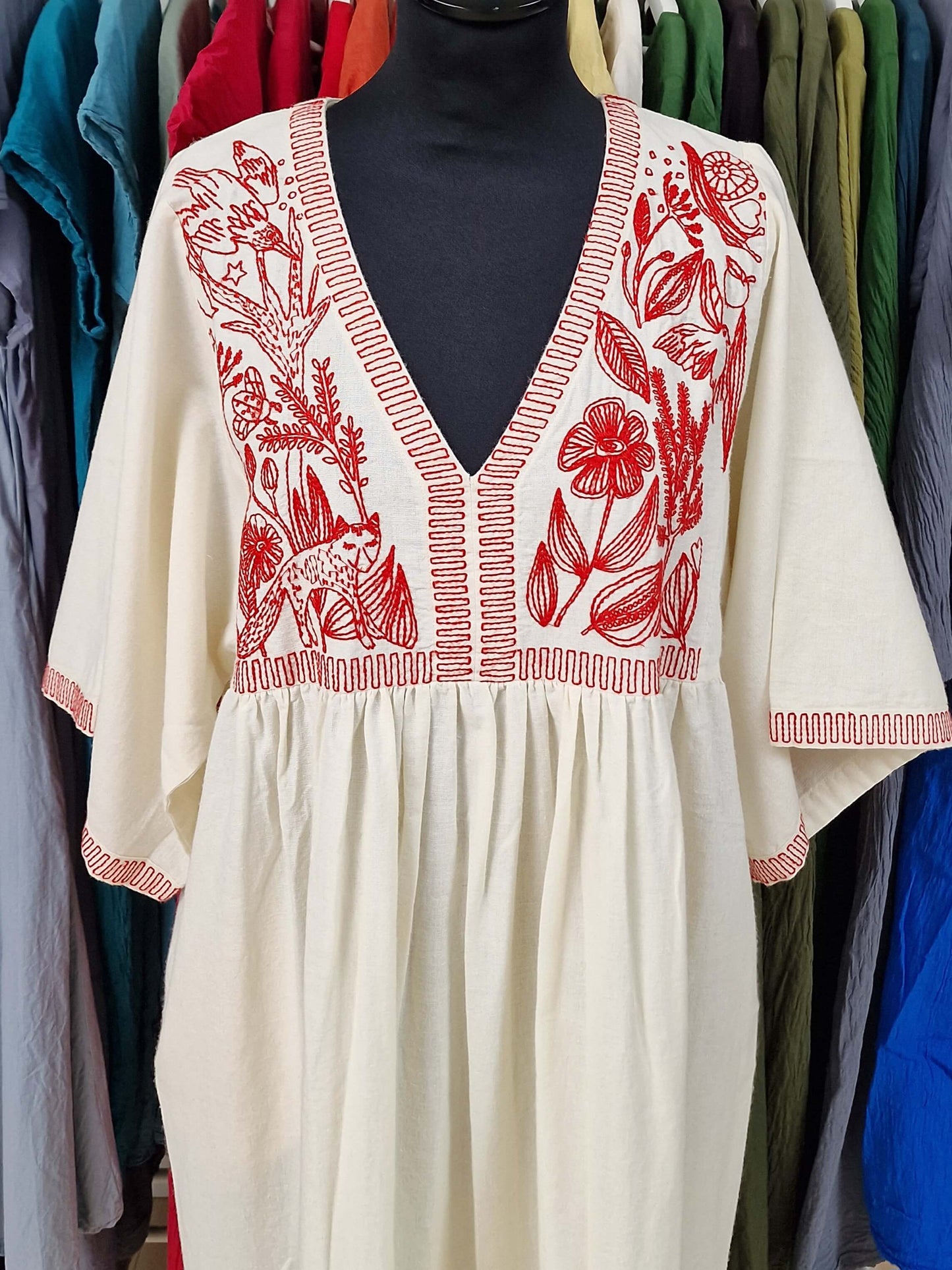 Lang kjole med broderi