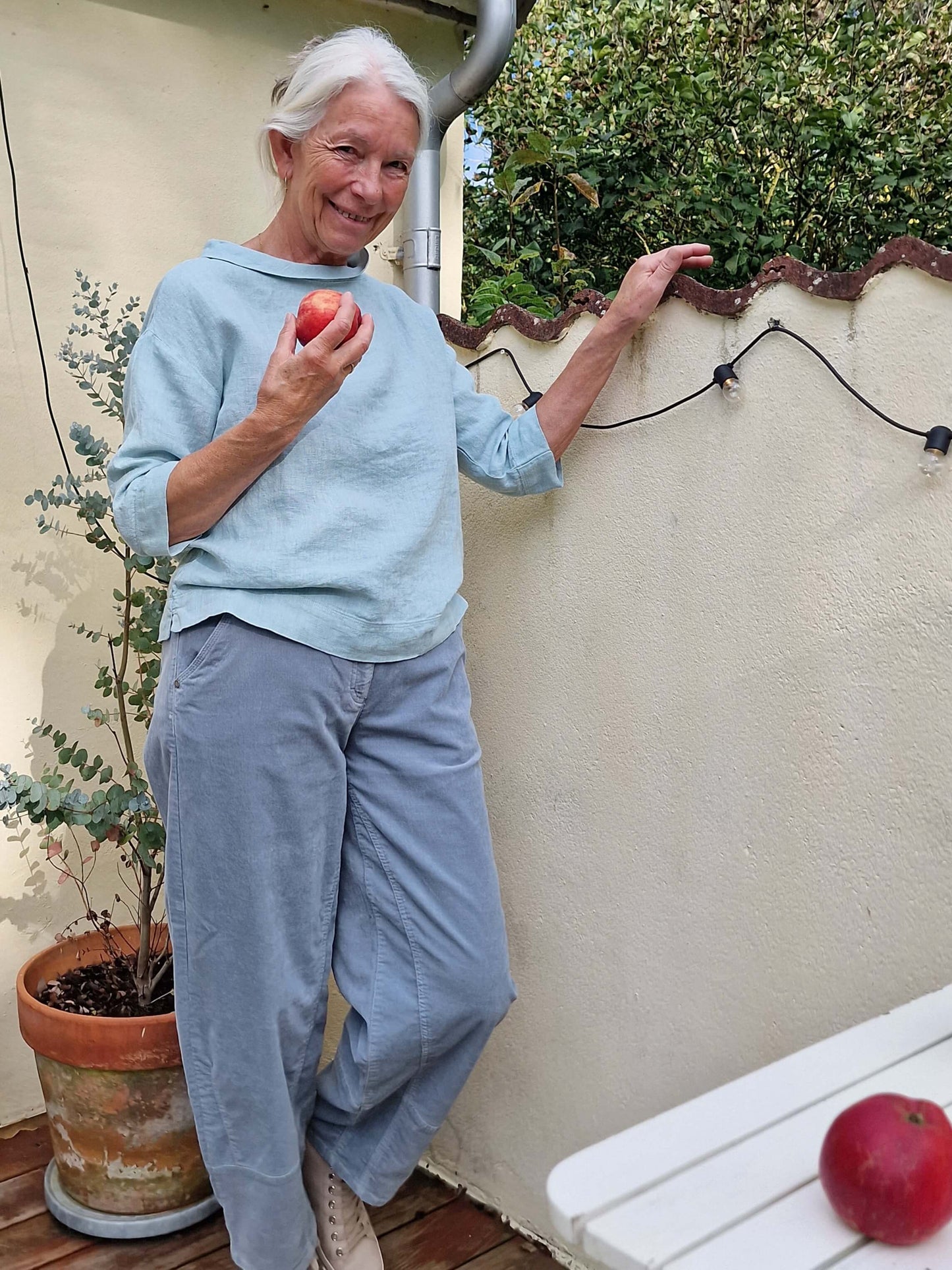 Turkisgrøn bluse i retromodel