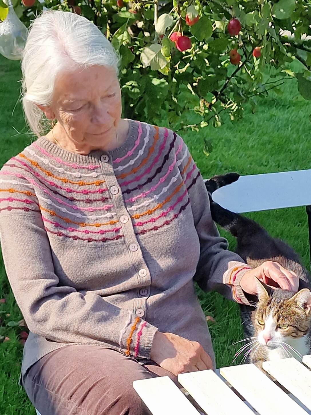 Cardigan med smukt mønster
