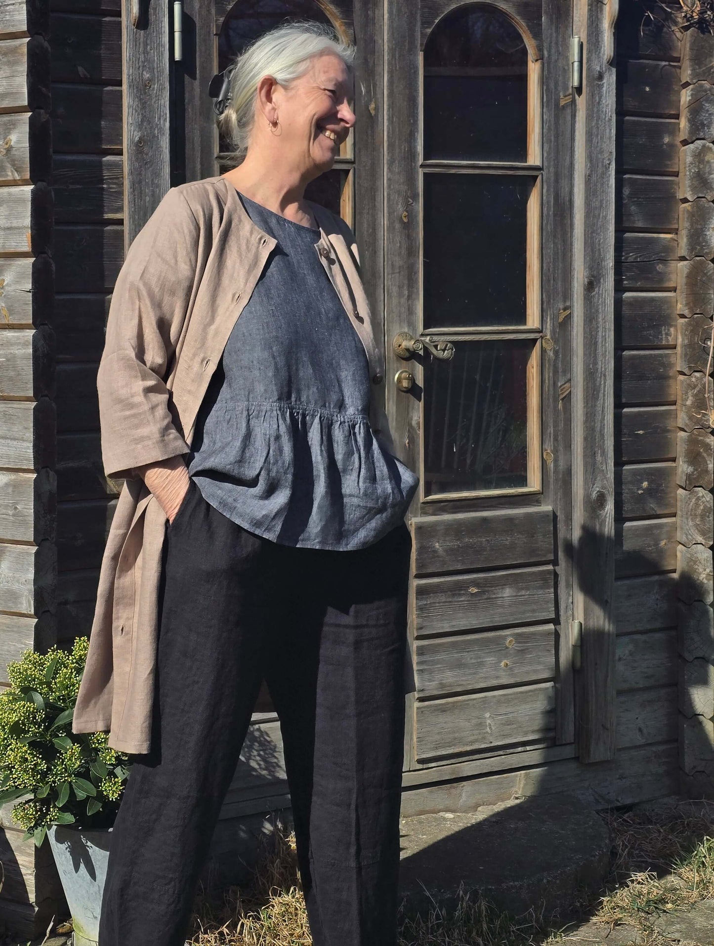 Bred bluse med skød. SPAR 50%