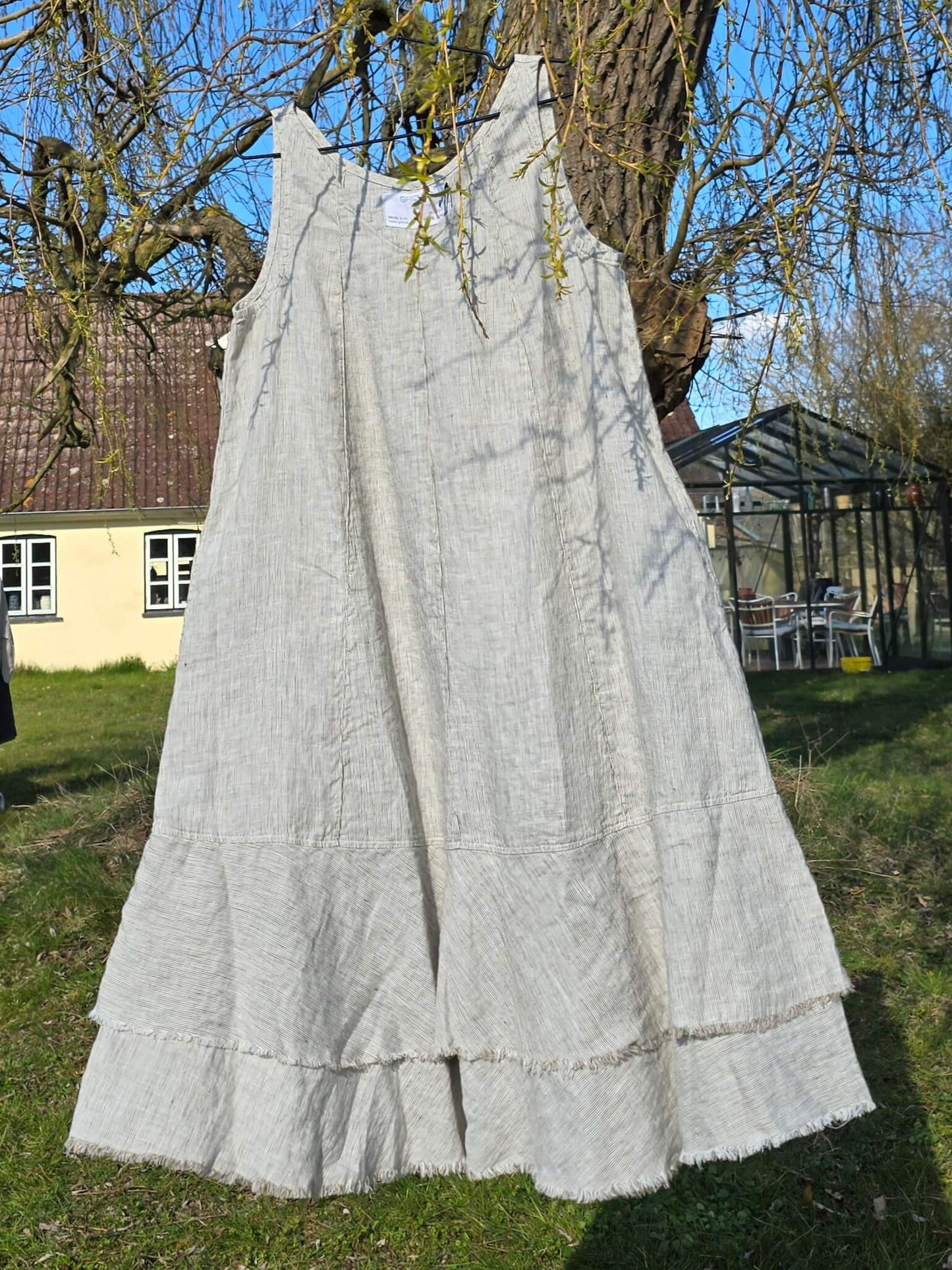 Let sommerkjole i A-facon