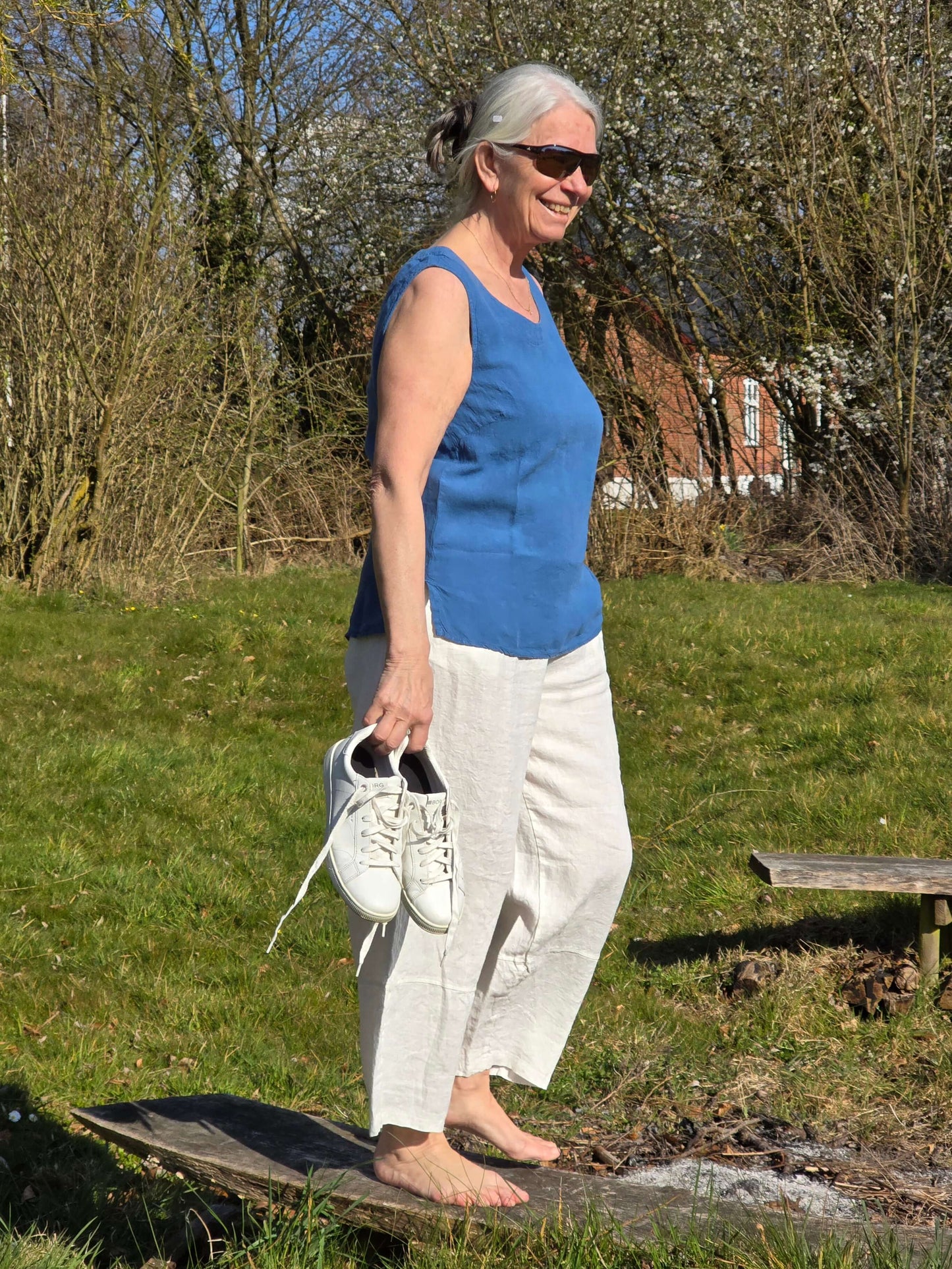 Ensfarvet top