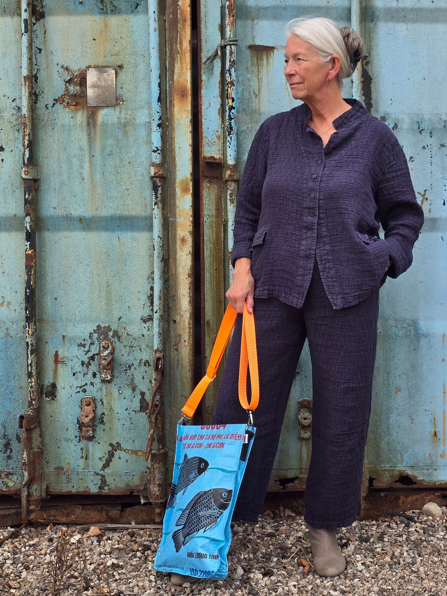 Universaltaske, blå, af upcyclede materialer