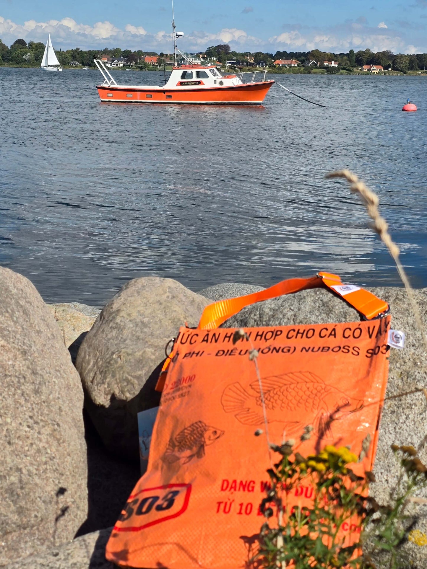 Universaltaske, orange, af upcyclede materialer