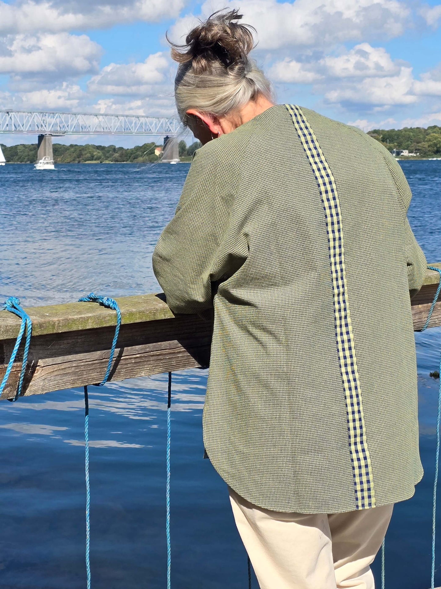 Lang skjortebluse med fine detaljer