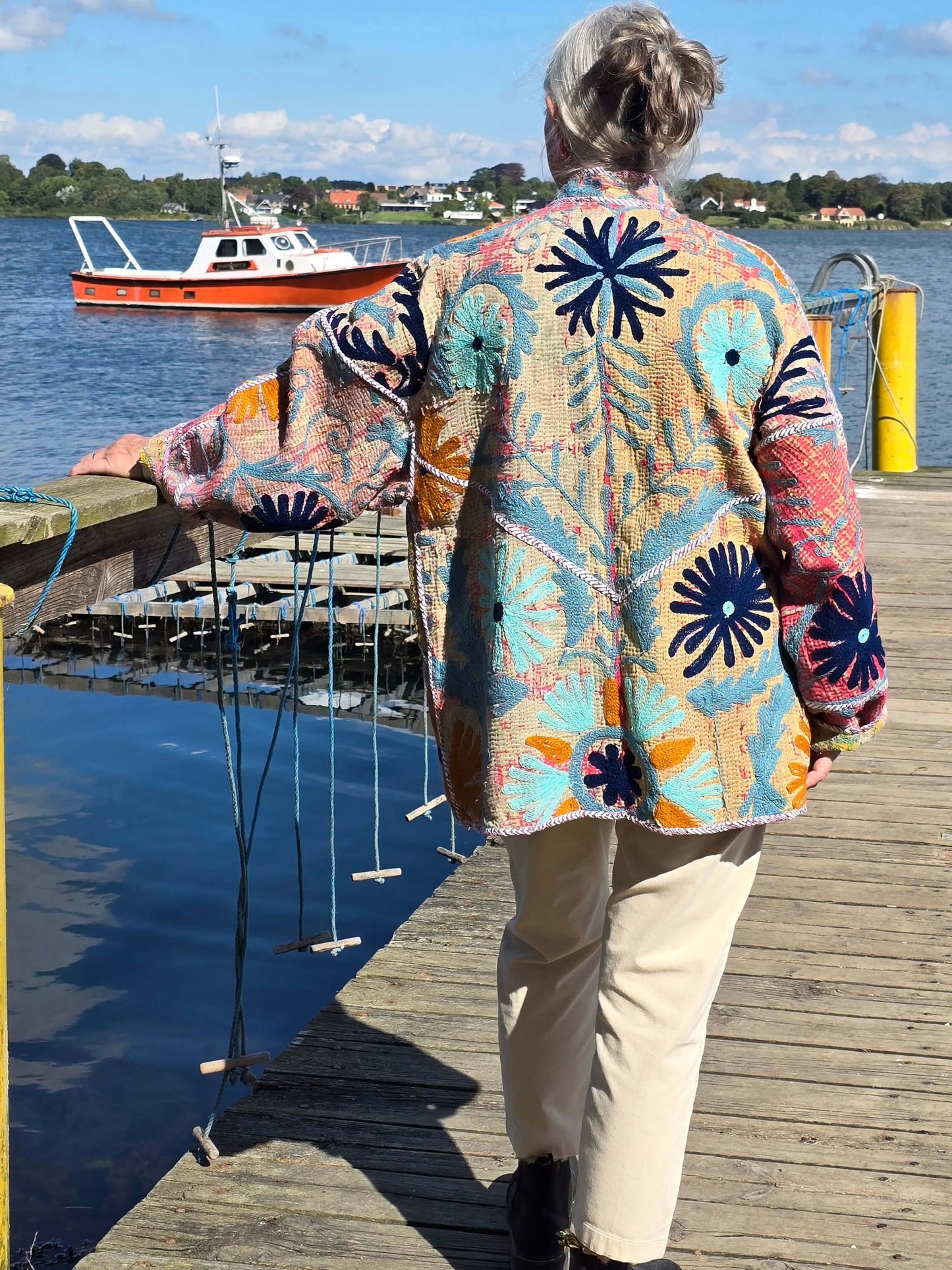 Eksklusiv Kanthajakke med broderi, rød