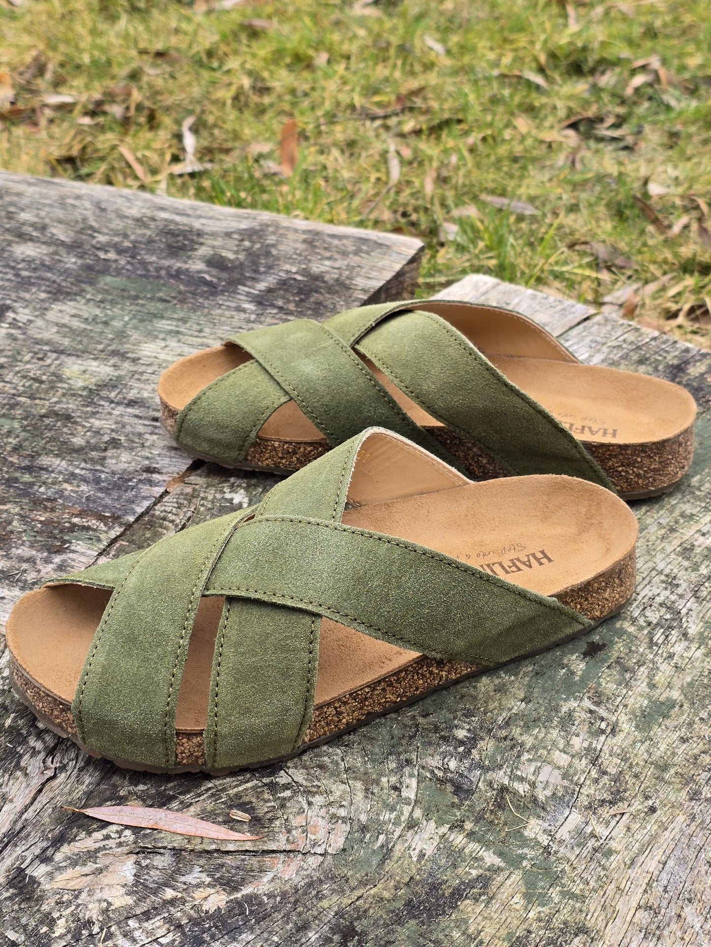 Sandal model Bio Como, fås i tre farver.