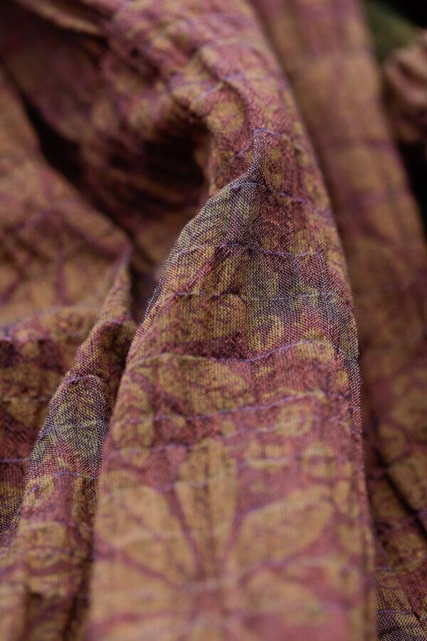 Bluse med violet kastanjeprint
