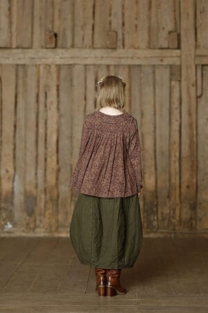 Bluse med violet kastanjeprint