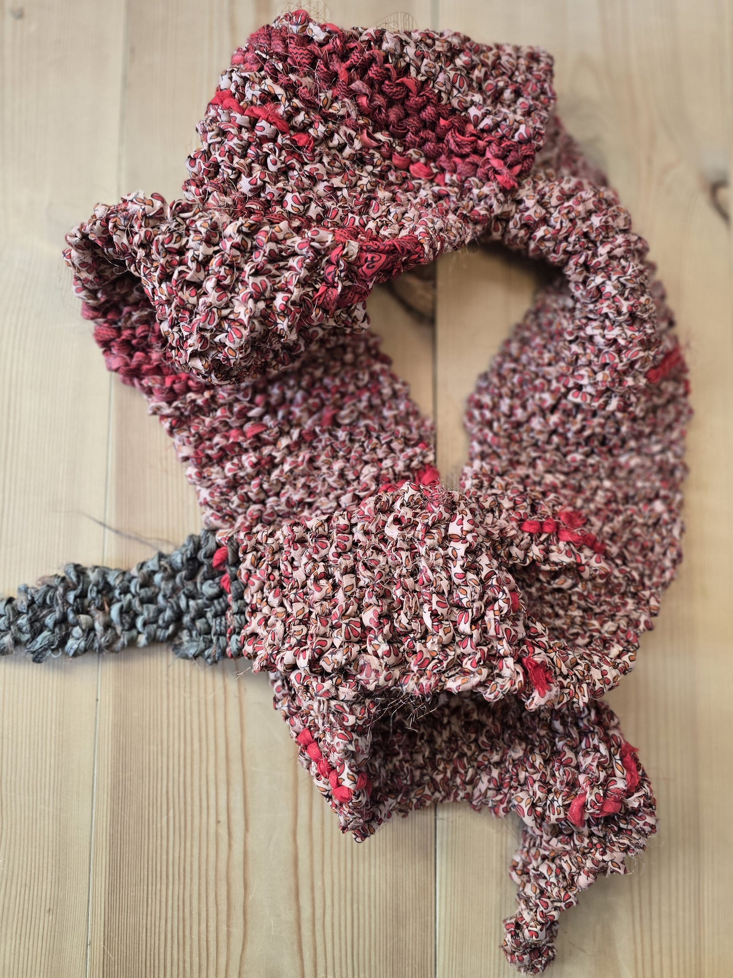 Grove, strikkede silketørklæder