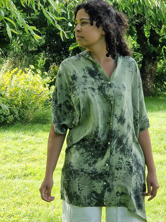 Tunika/kjole i upcyclet silke, grøn med sort batik