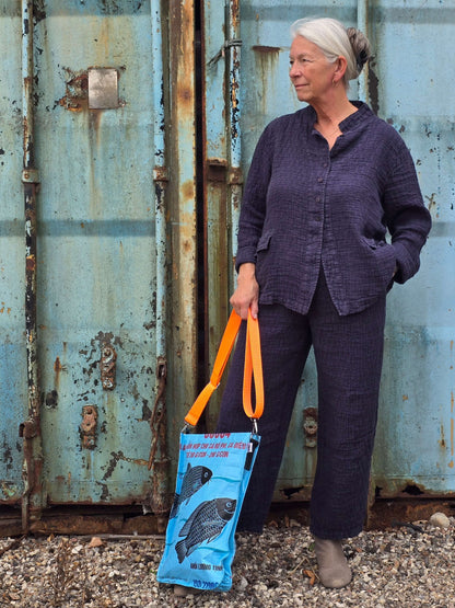 Universaltaske, blå, af upcyclede materialer