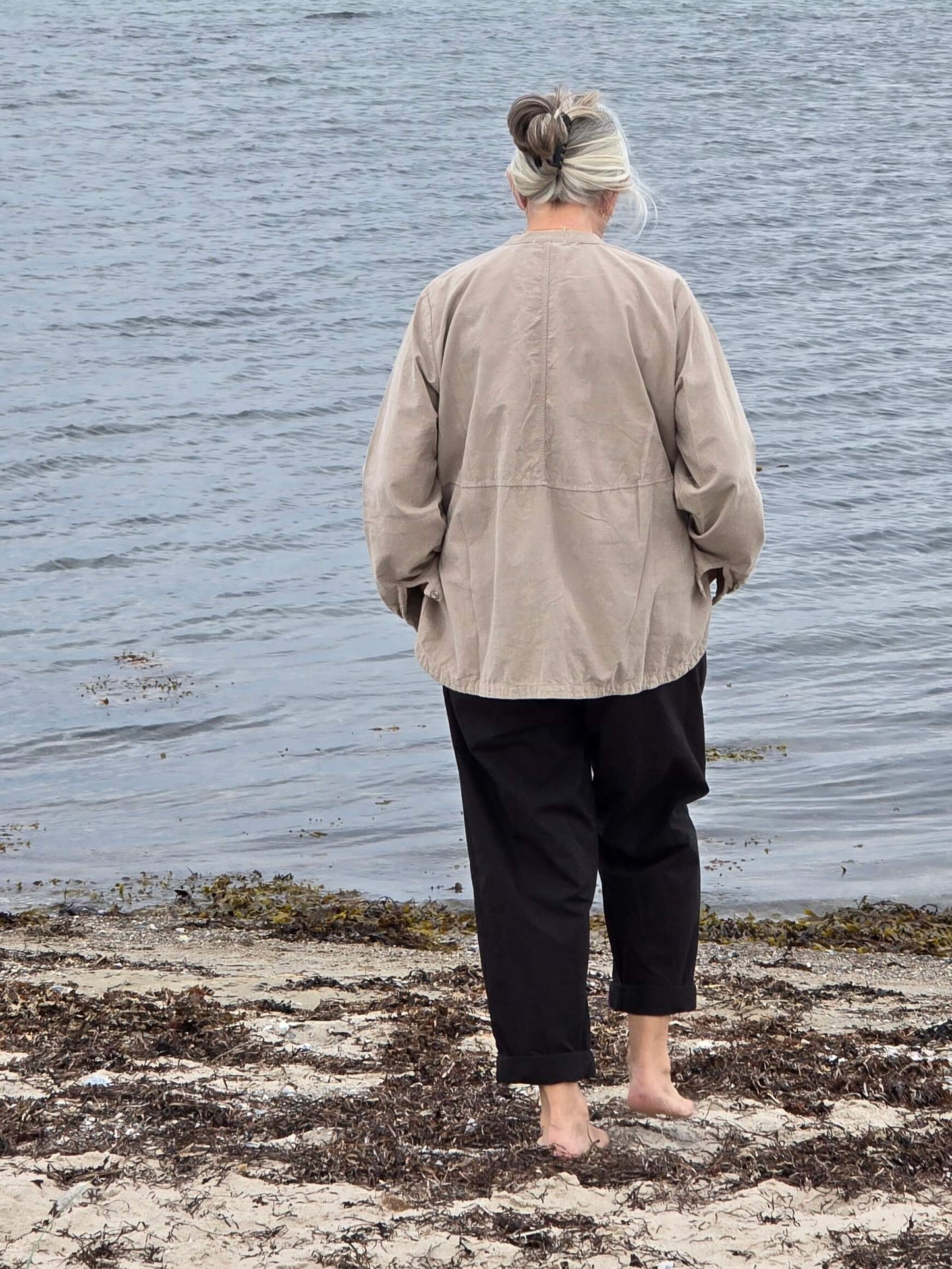 Lys storskjorte i babyfløjl
