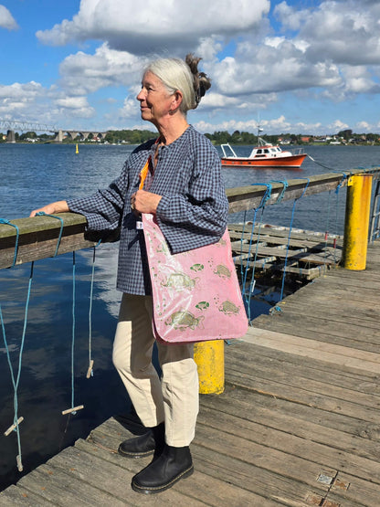 Universaltaske, rød, af upcyclede materialer