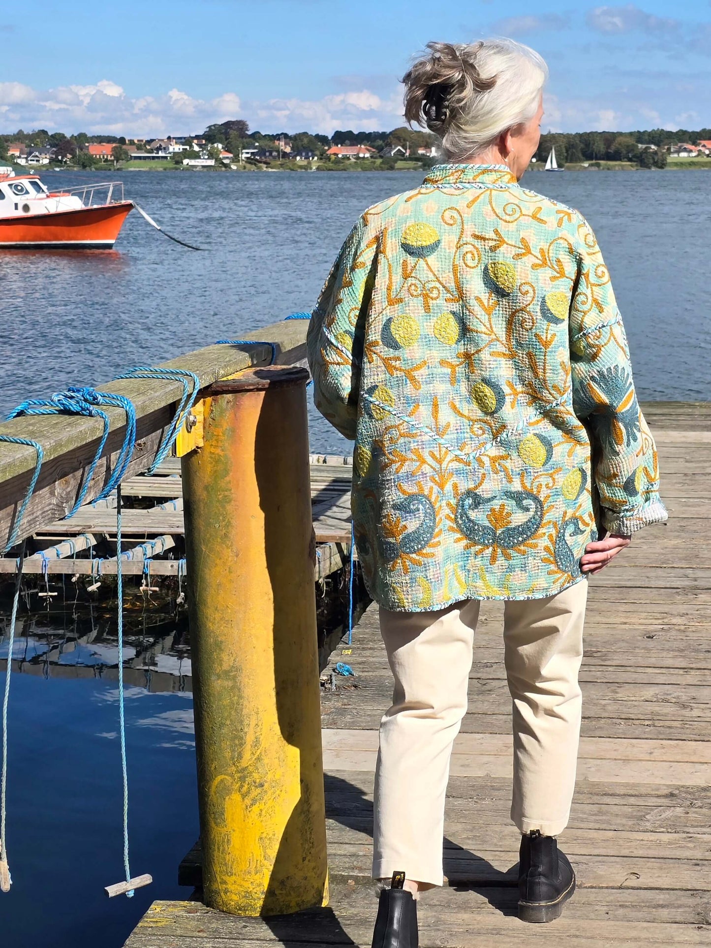 Eksklusiv Kanthajakke med broderi (03)