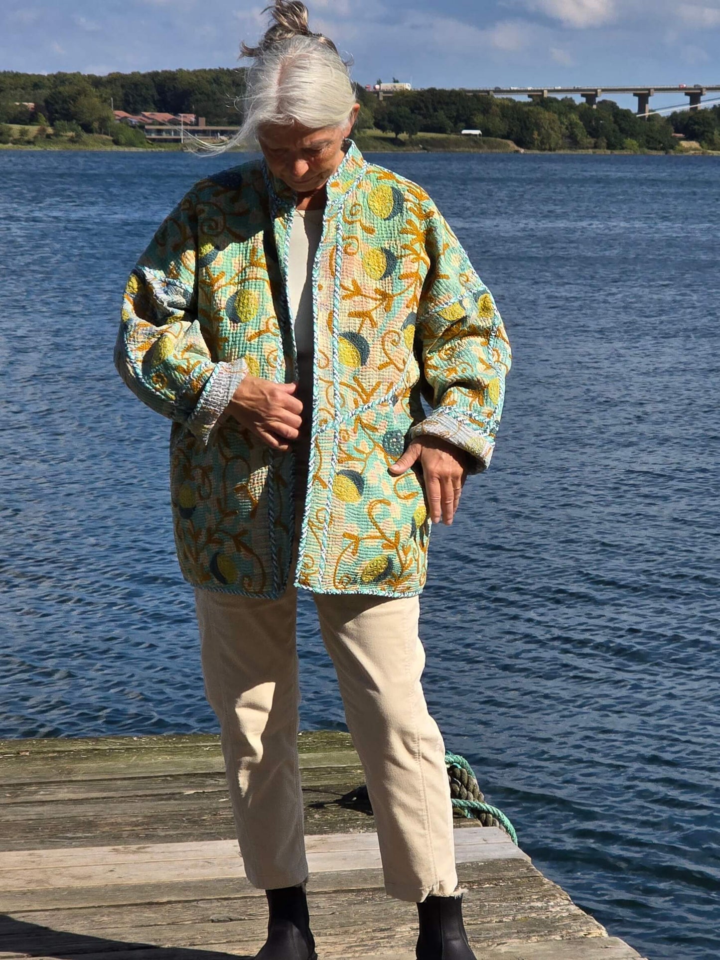 Eksklusiv Kanthajakke med broderi (03)