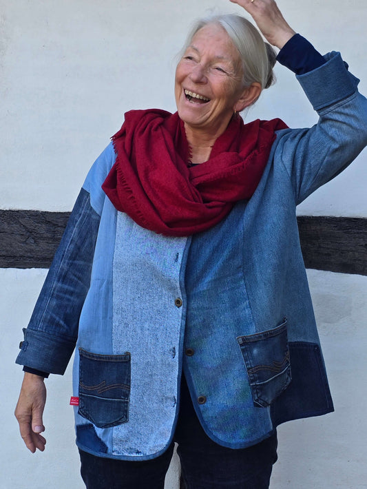 Let jakke af upcycled denim(04)