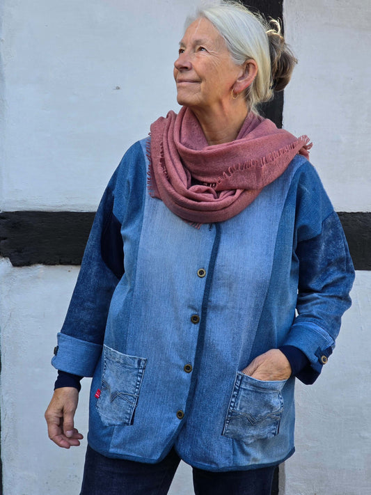 Let jakke af upcycled denim(03)
