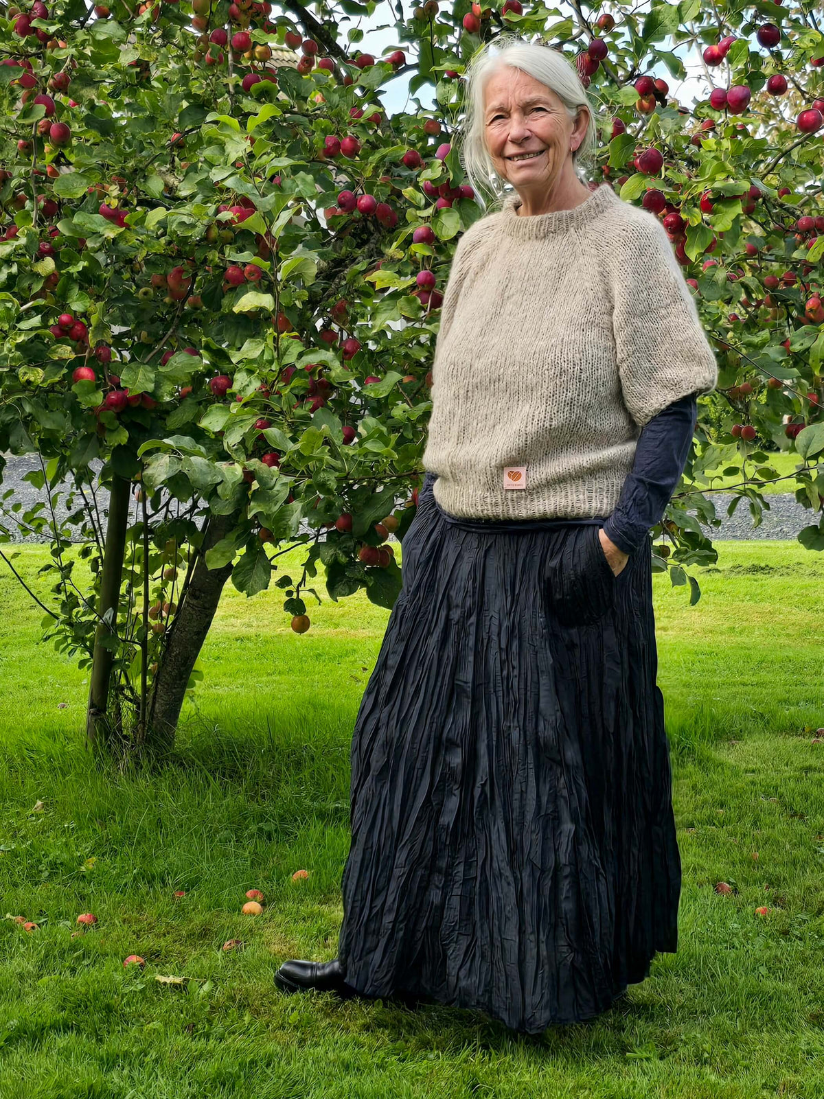 "DETTE", nederdel i krøllet silke