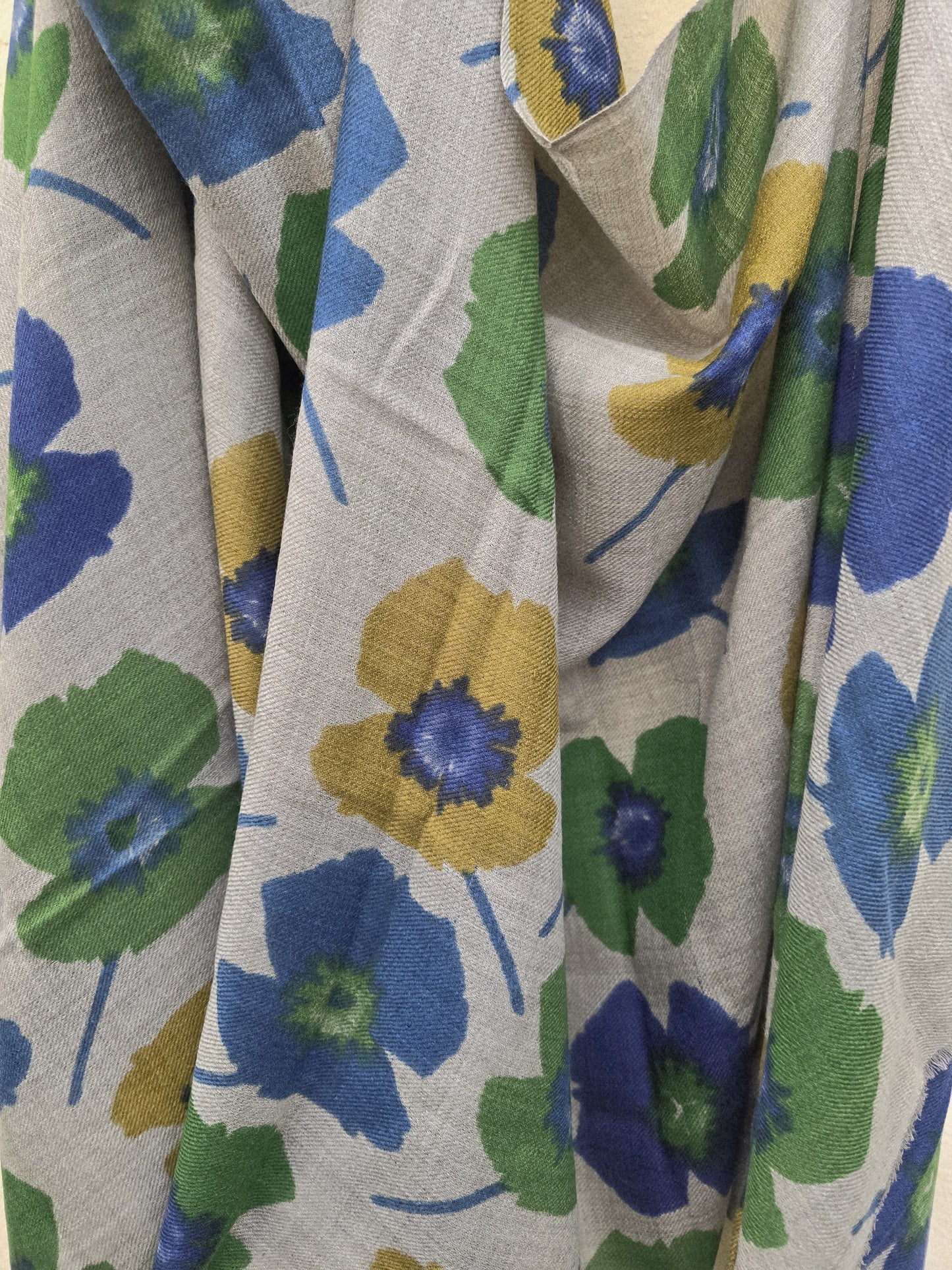 Cashmere tørklæde med blomster