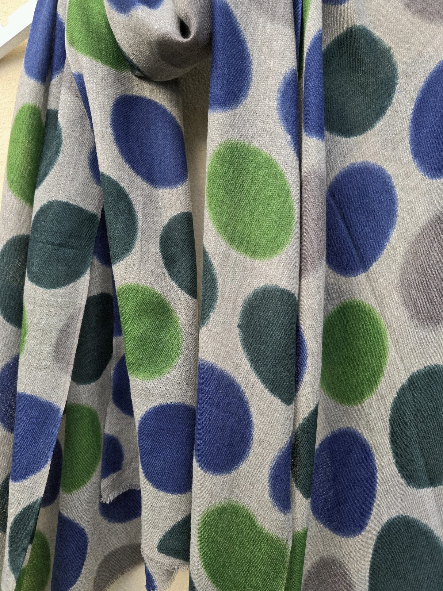 Cashmere tørklæde med bomber
