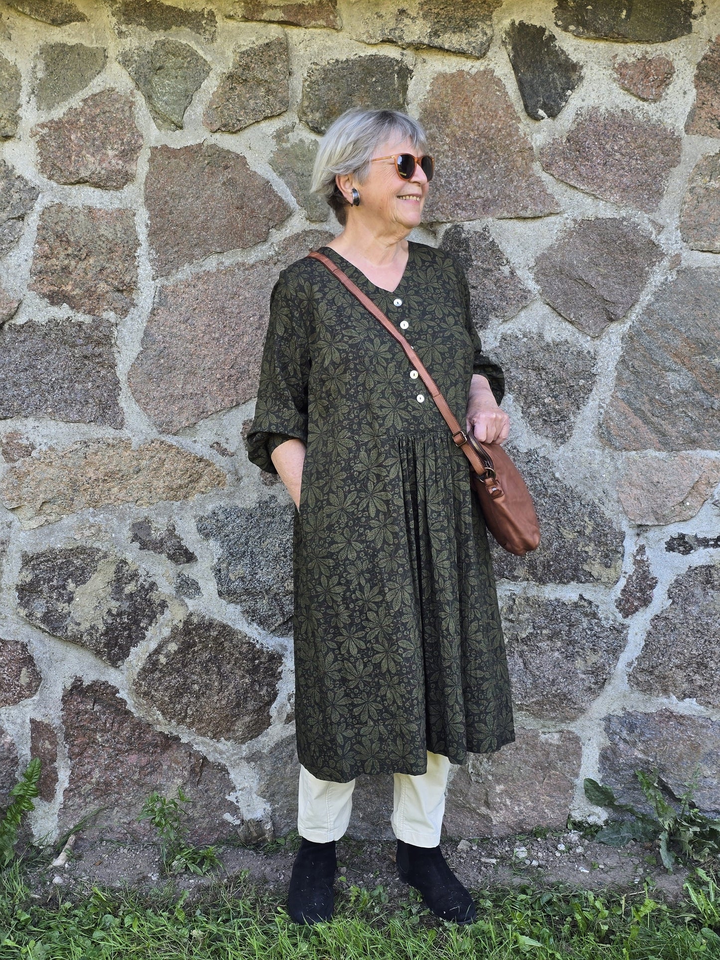 Tunikakjole med grønt kastanje print