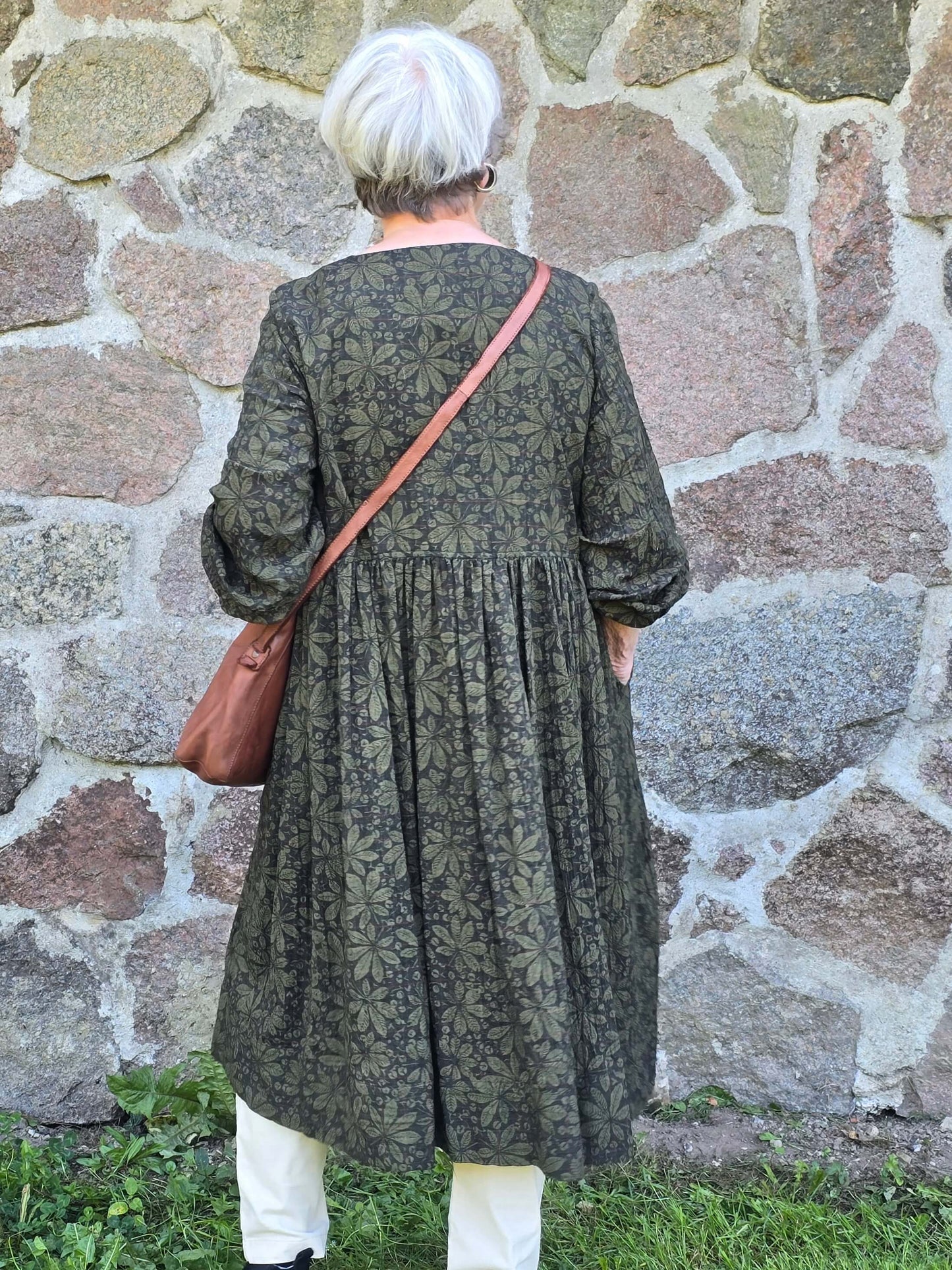 Tunikakjole med grønt kastanje print