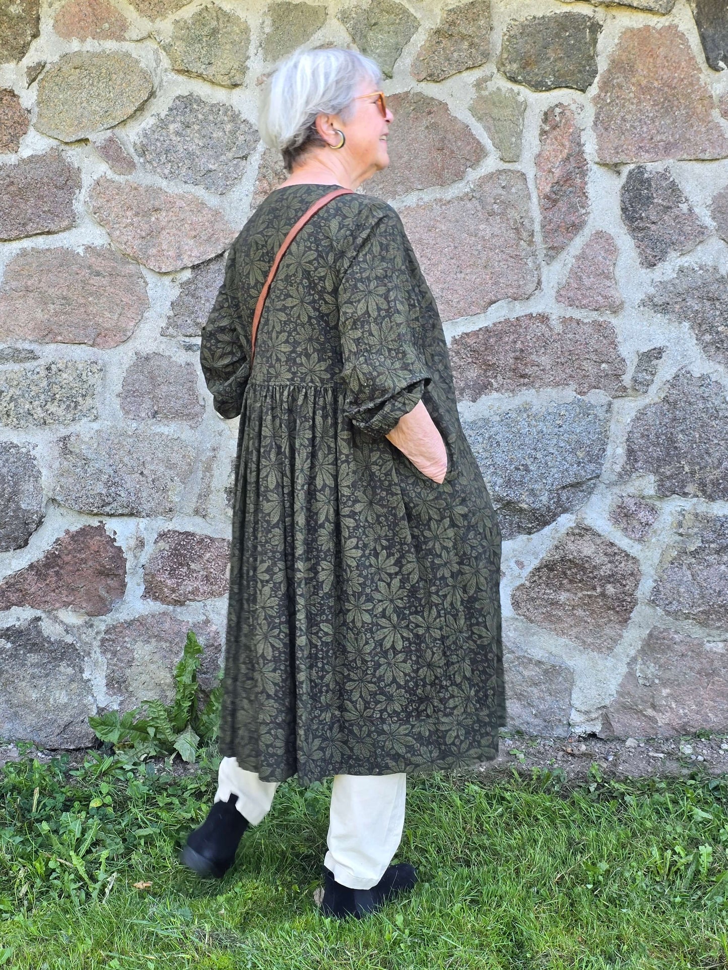 Tunikakjole med grønt kastanje print