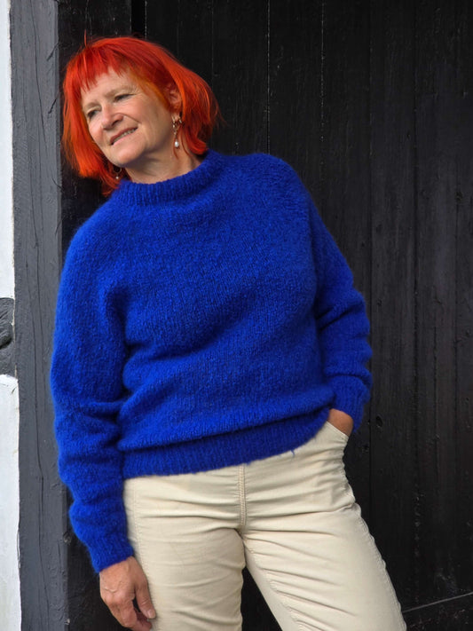 Håndstrikket sweater, koboltblå