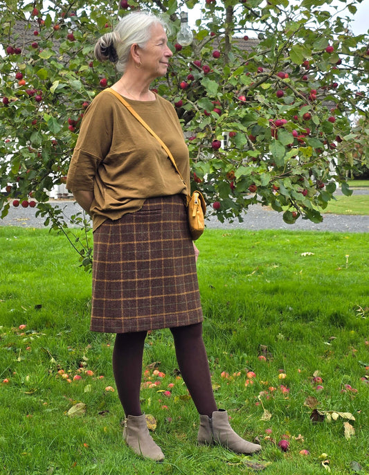 Ternet brun nederdel i Shetlandsuld