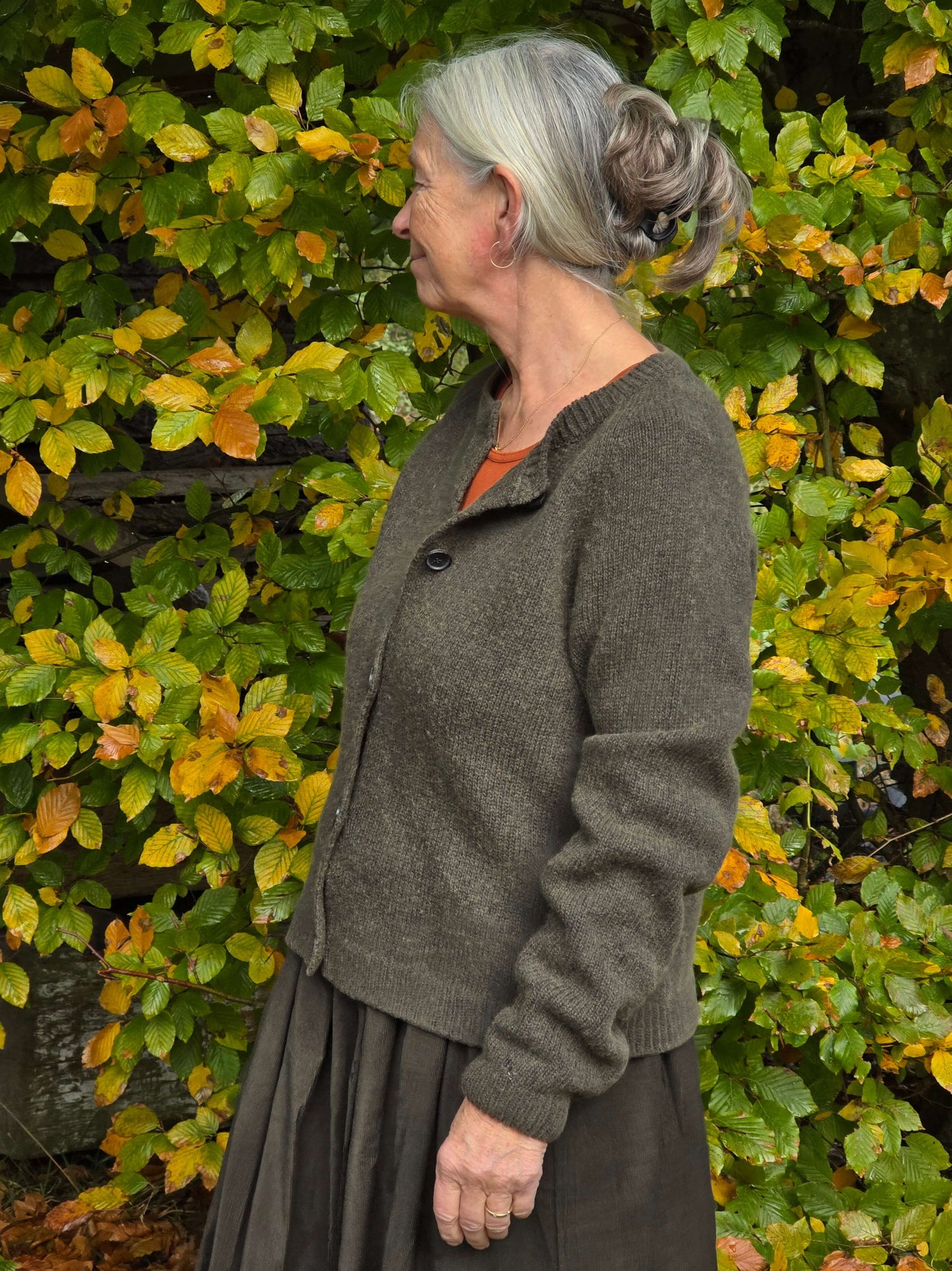 Mørkegrøn cardigan i blød strik