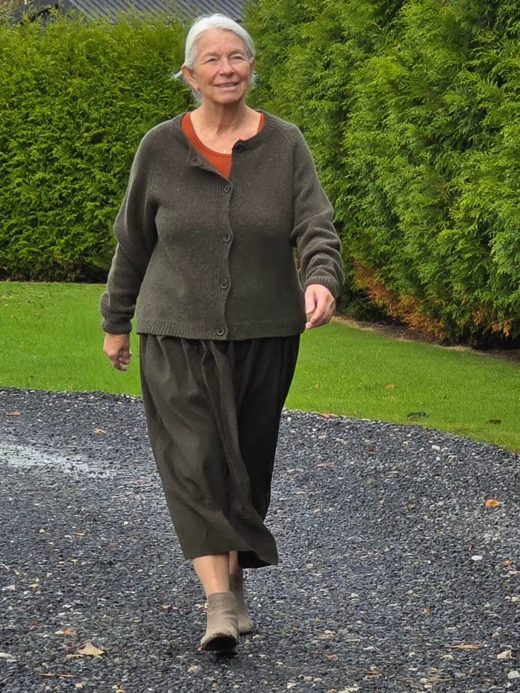 Mørkegrøn cardigan i blød strik