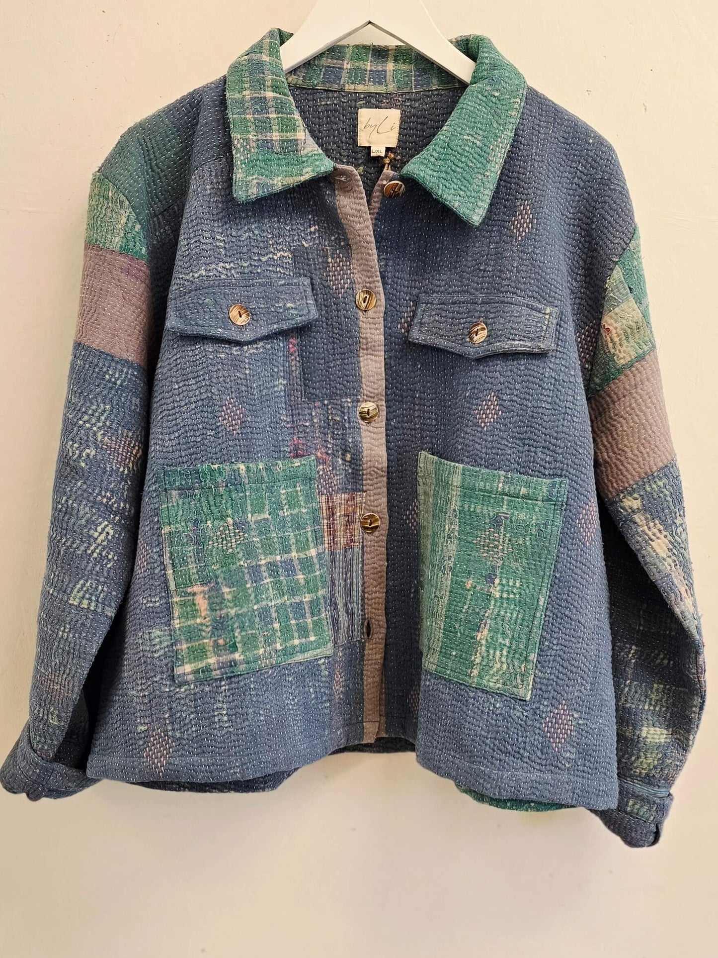 Blå/grøn jakke, upcyclet af vintage tæpper