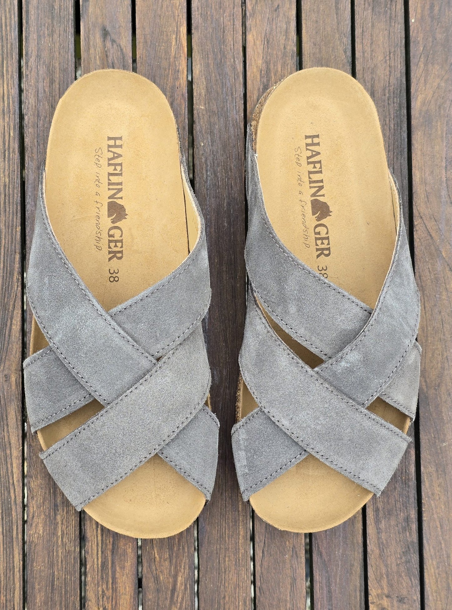 Sandal model Bio Como, fås i tre farver.