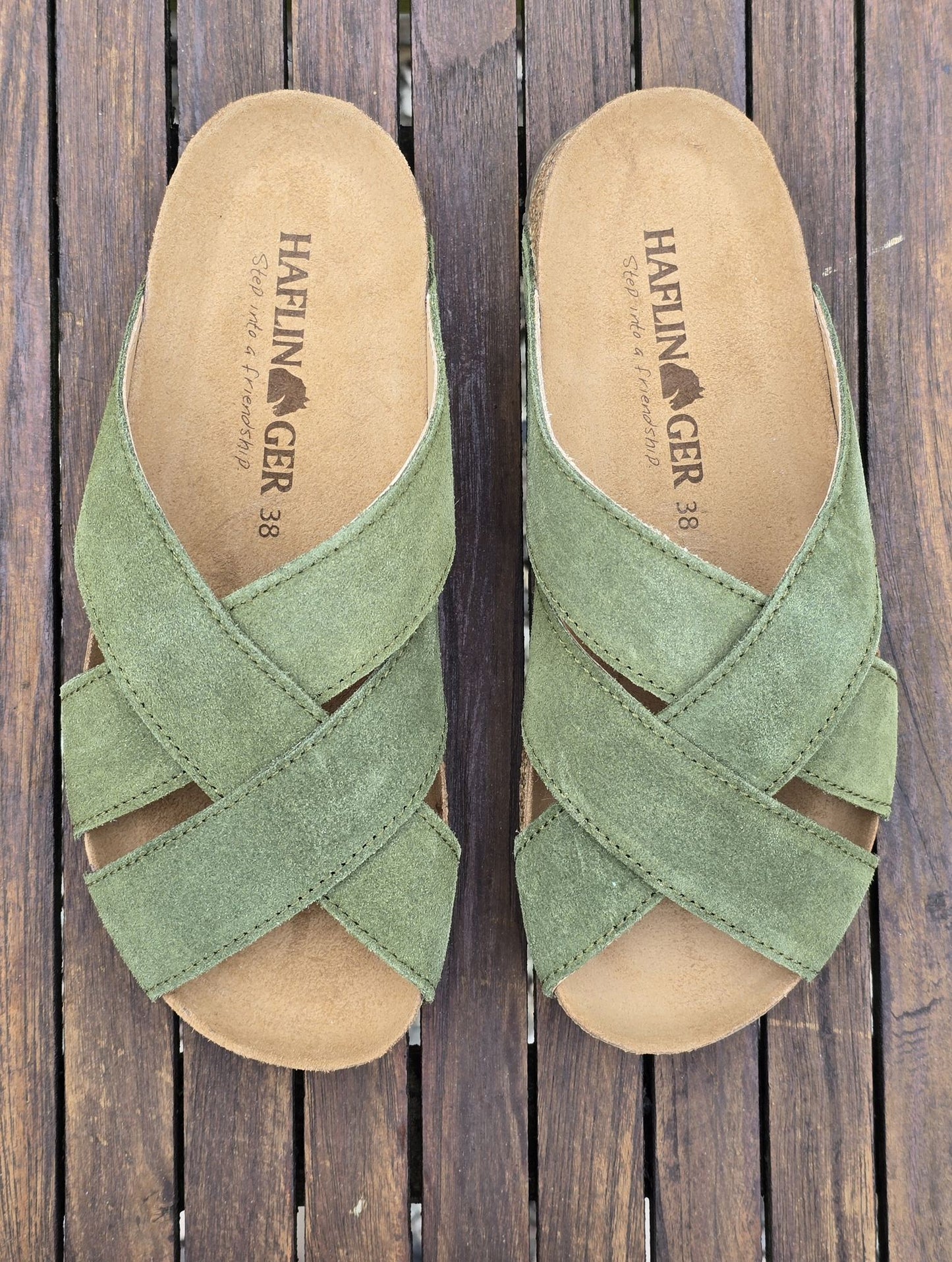 Sandal model Bio Como, fås i tre farver.