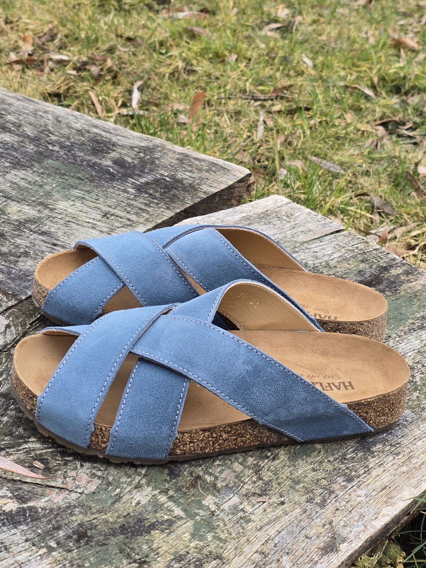 Sandal model Bio Como, fås i tre farver.