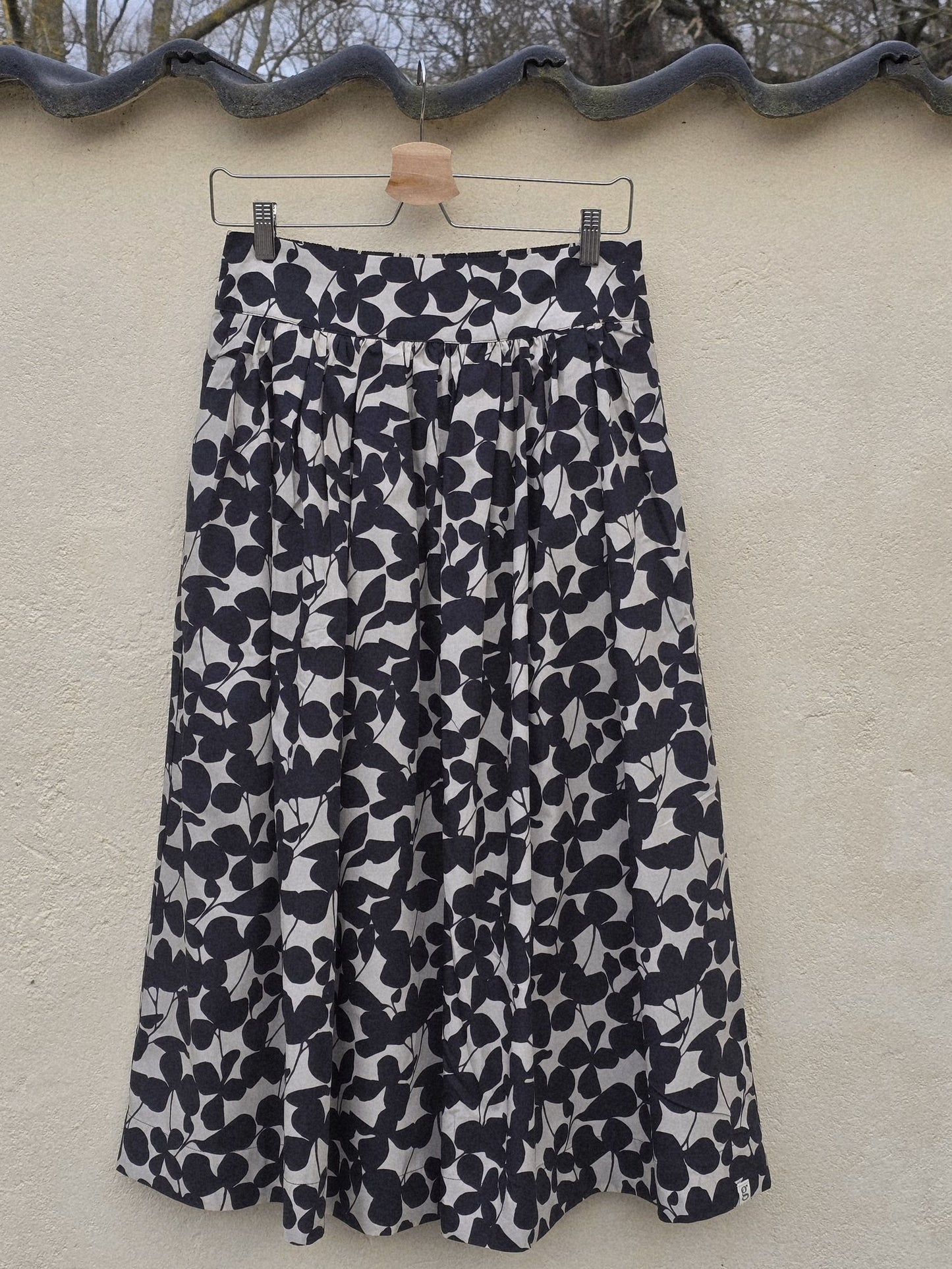 Lang, nederdel model "Mette", "Nightflower"
