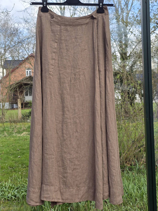 Lang slå-om-nederdel i farven Bark
