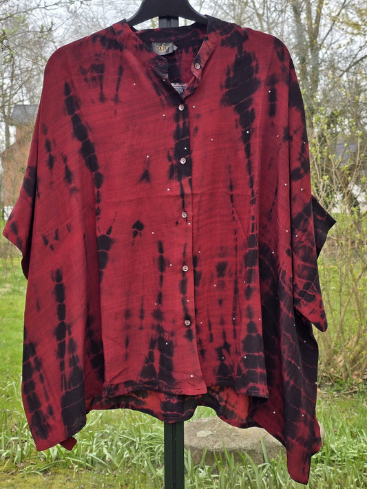 Kort bluse i upcyclet silke, rød/sort batik