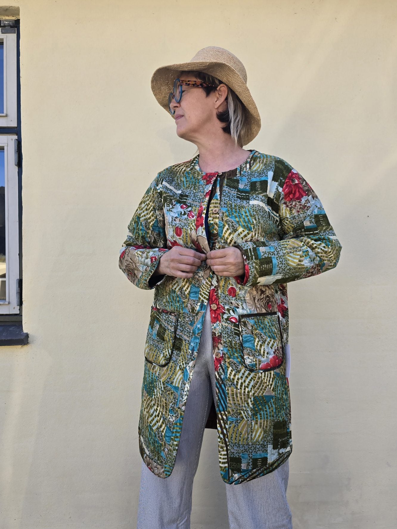 Quiltet silkejakke str. S/M Blomstret