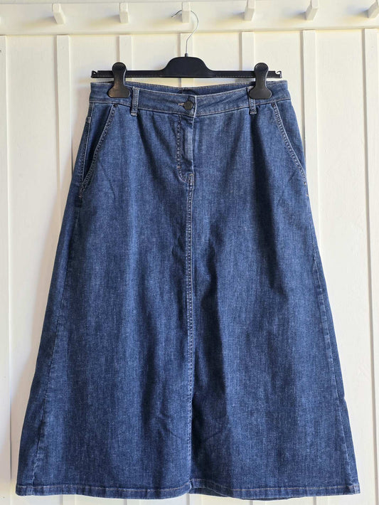 Lang, klassisk denimnederdel