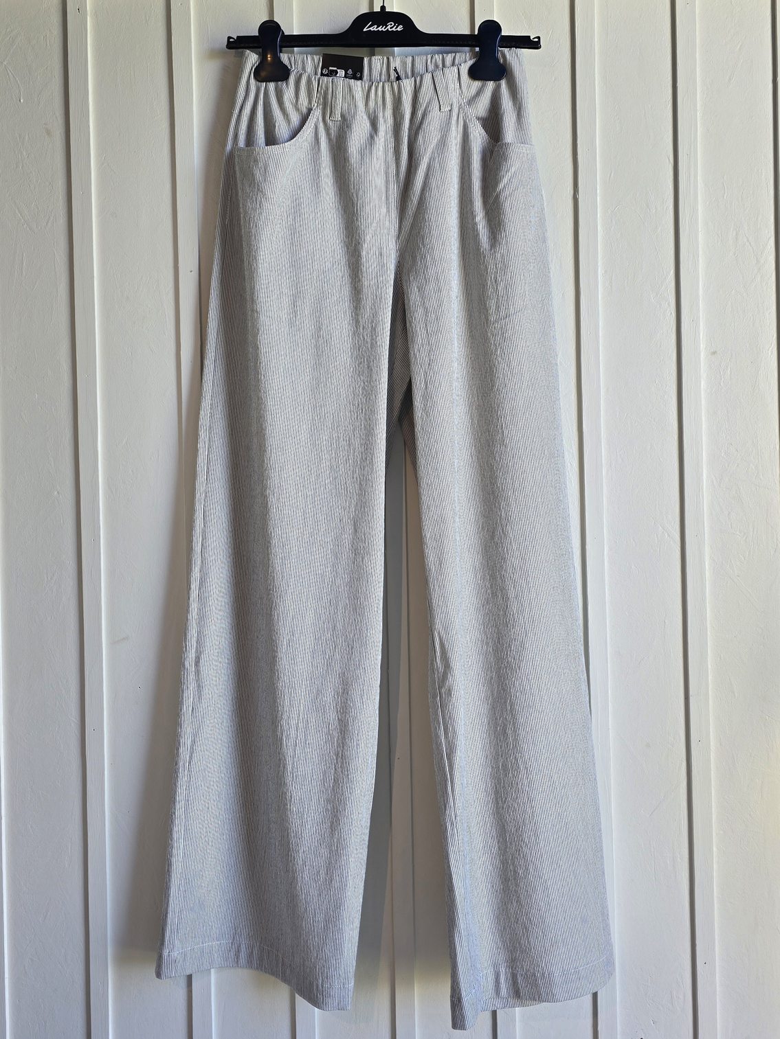 "Donna Loose" white pinstripe