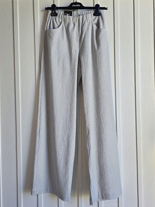 "Donna Loose" white pinstripe