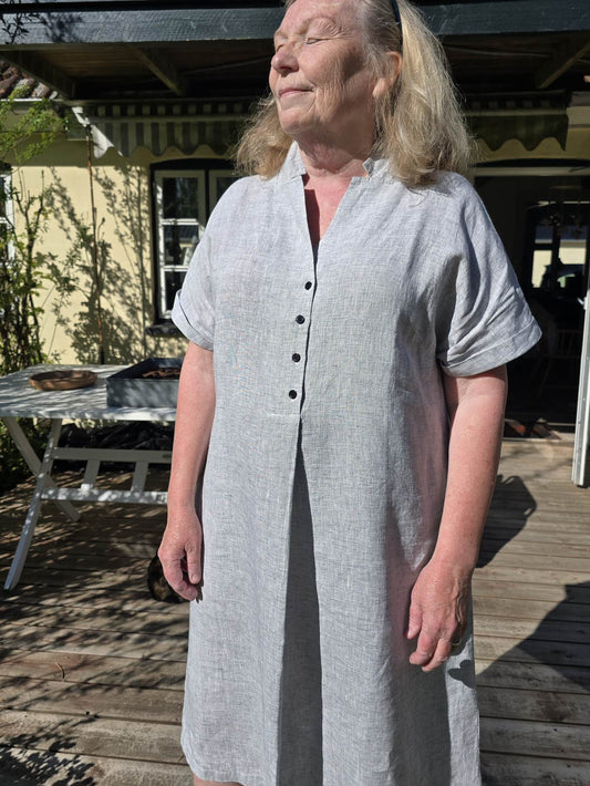 Let hørkjole, model "Antara"