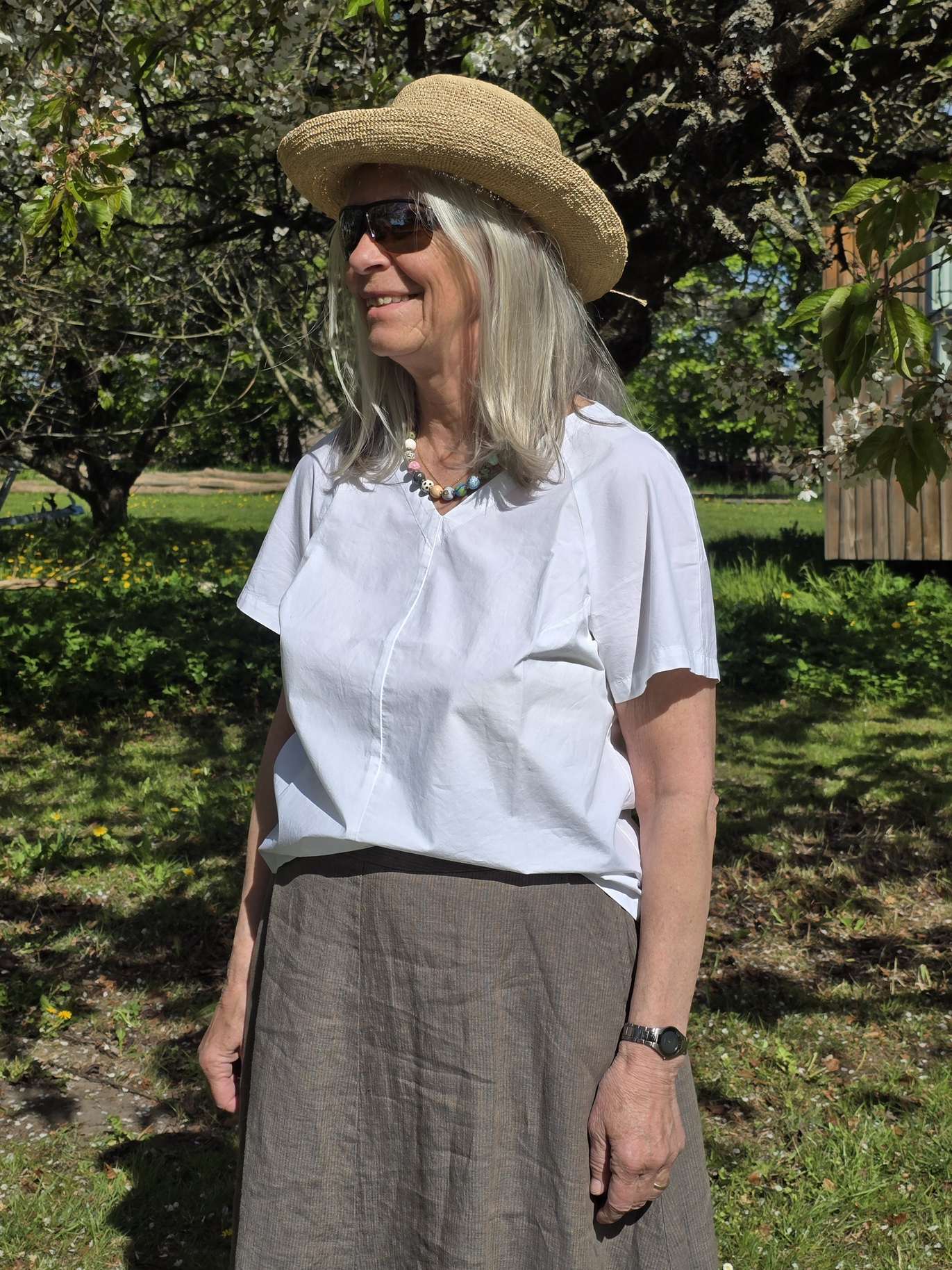 Sød sommerbluse, model "Godona"