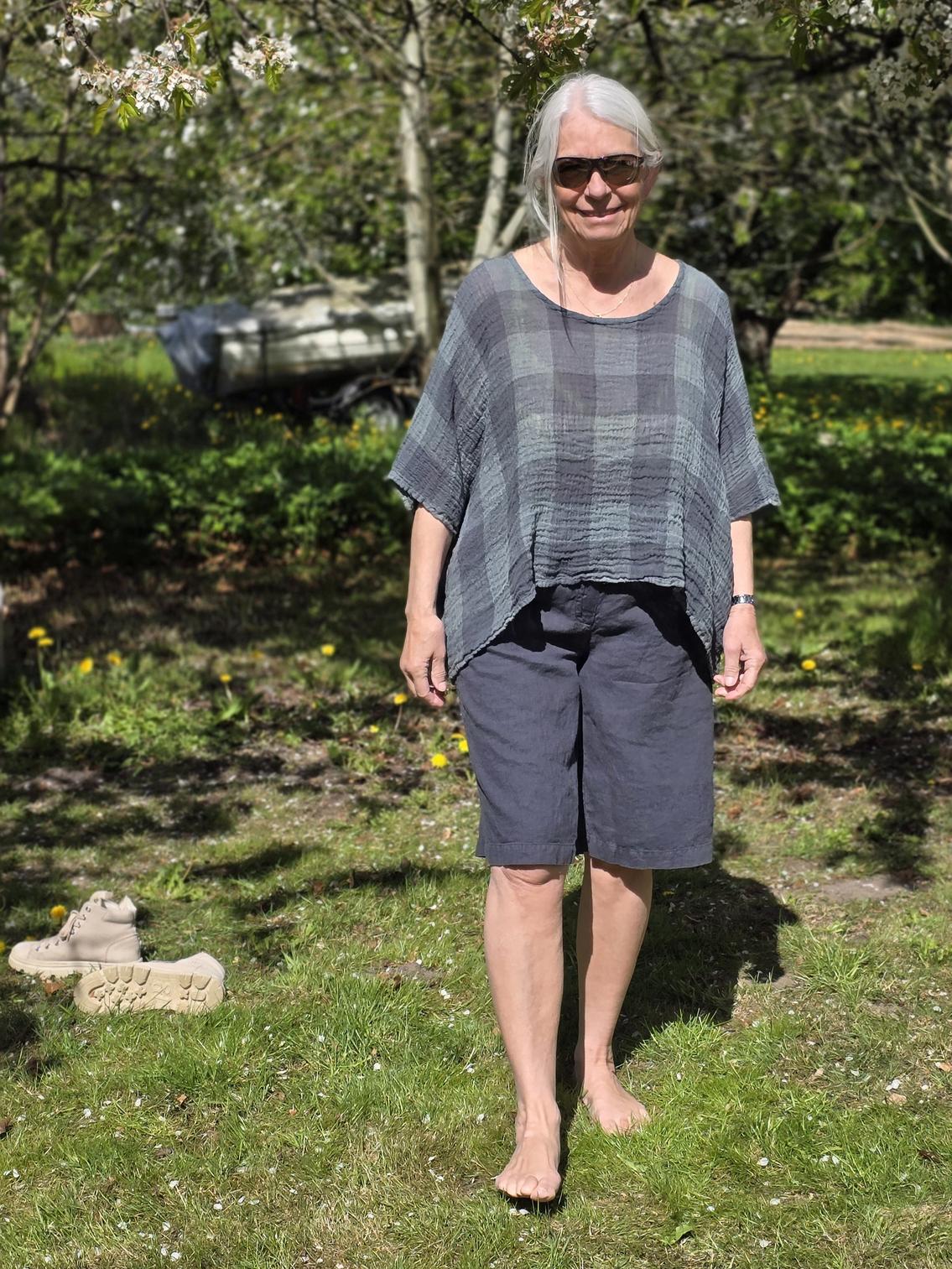 Ternet bluse i let hør