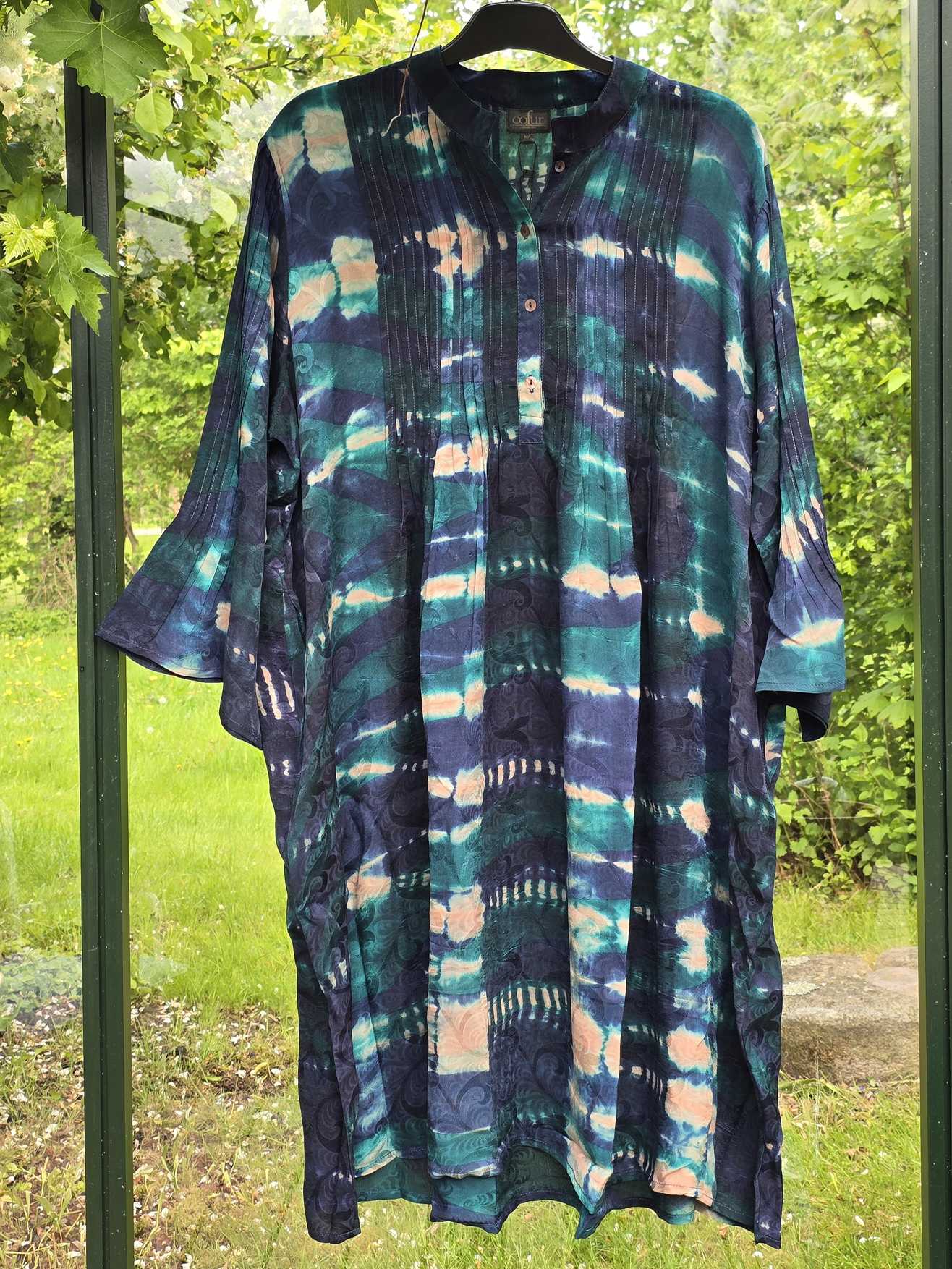"City Dress"Blå, turkis og hvid M/L