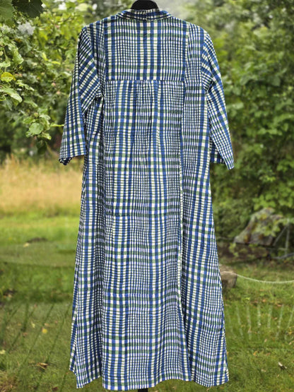 Ternet sommerkjole med 3/4 ærmer